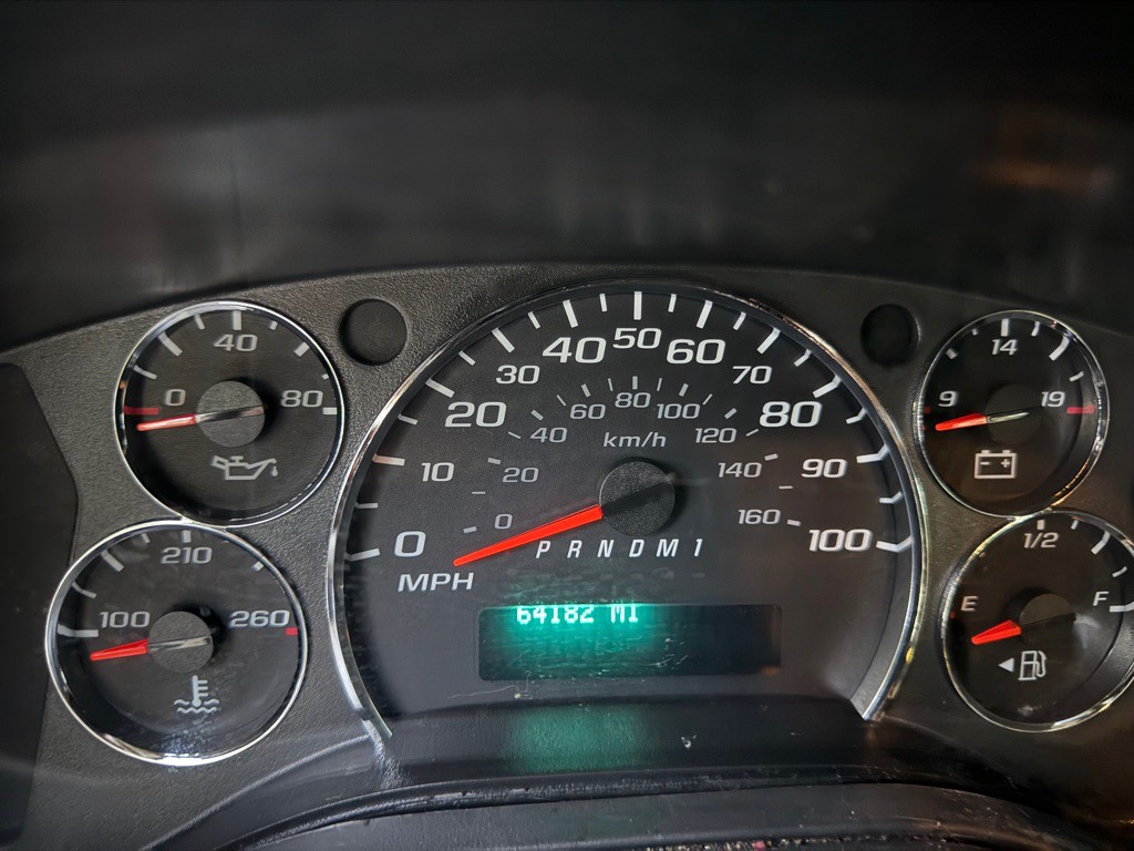 2011 Chevrolet Express Image 20