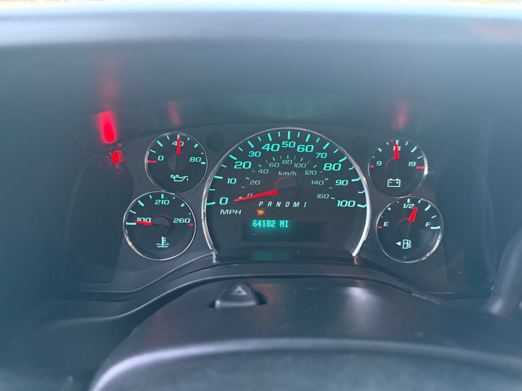 2011 Chevrolet Express Image 23