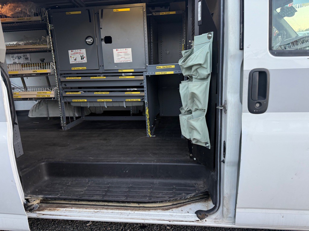 2011 Chevrolet Express Image 26