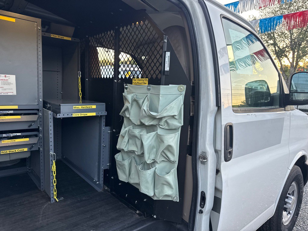 2011 Chevrolet Express Image 27