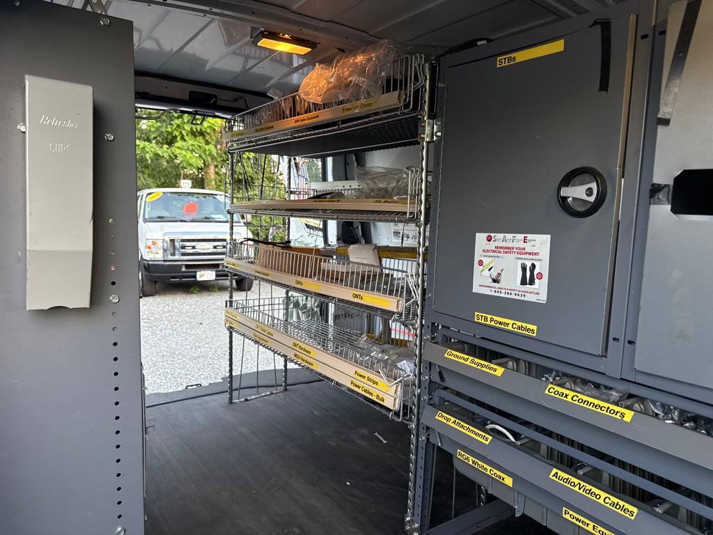 2011 Chevrolet Express Image 30