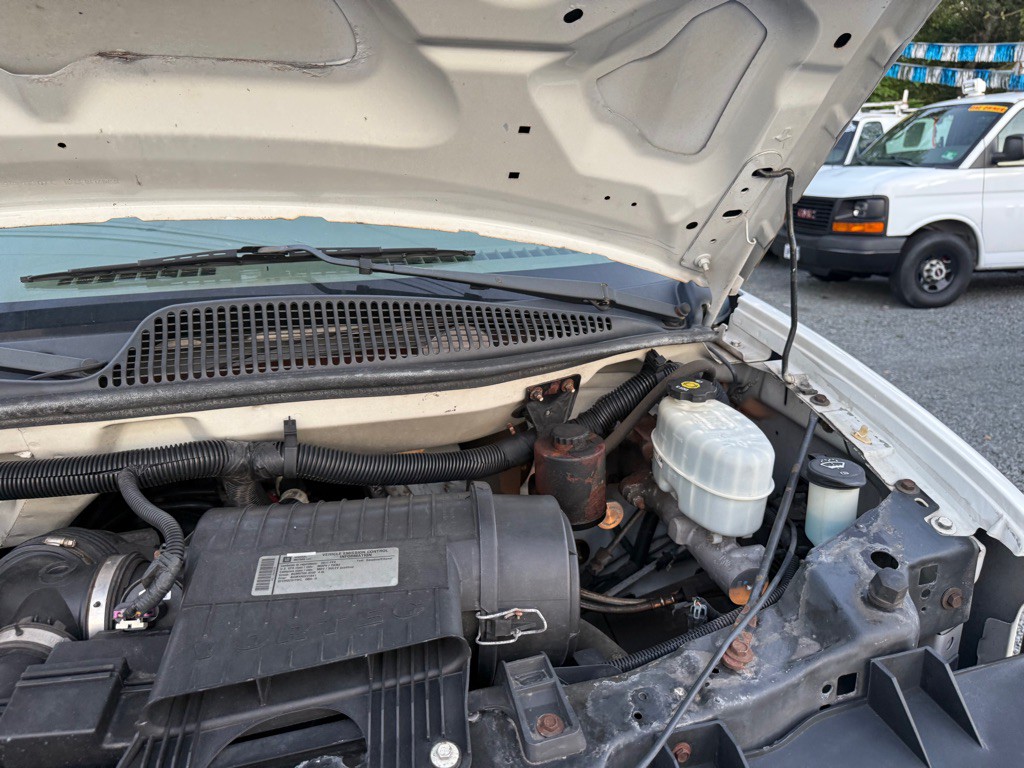 2011 Chevrolet Express Image 52