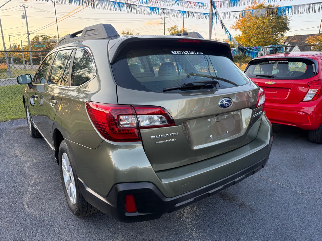 2018 Subaru Outback Image 2