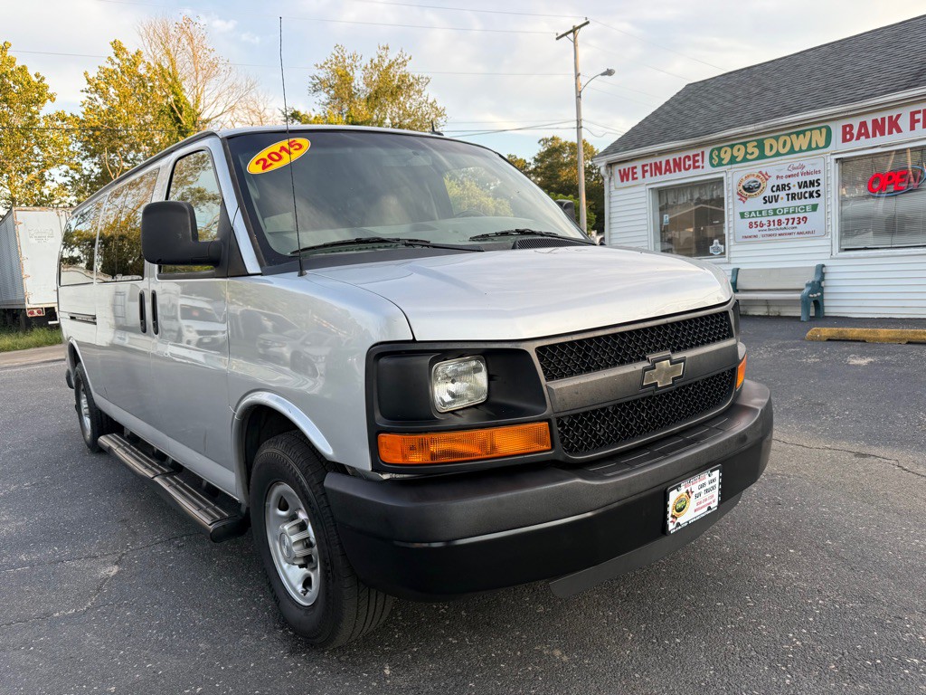 2015 Chevrolet Express Image 4