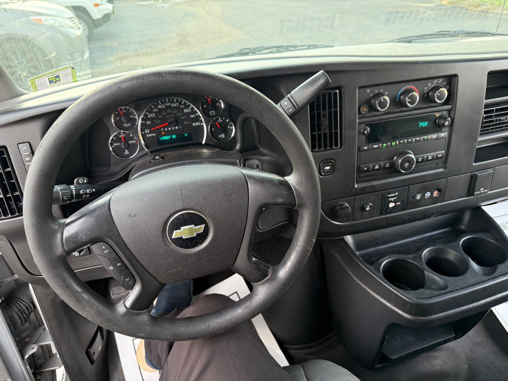 2015 Chevrolet Express Image 21