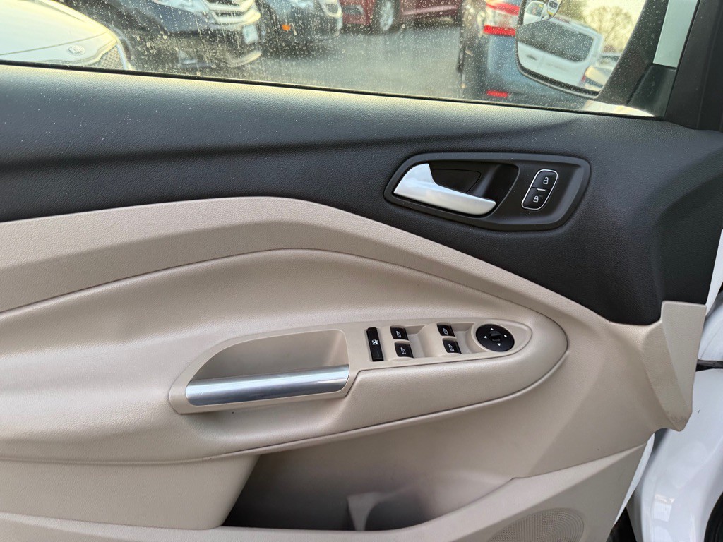 2017 Ford Escape Image 32