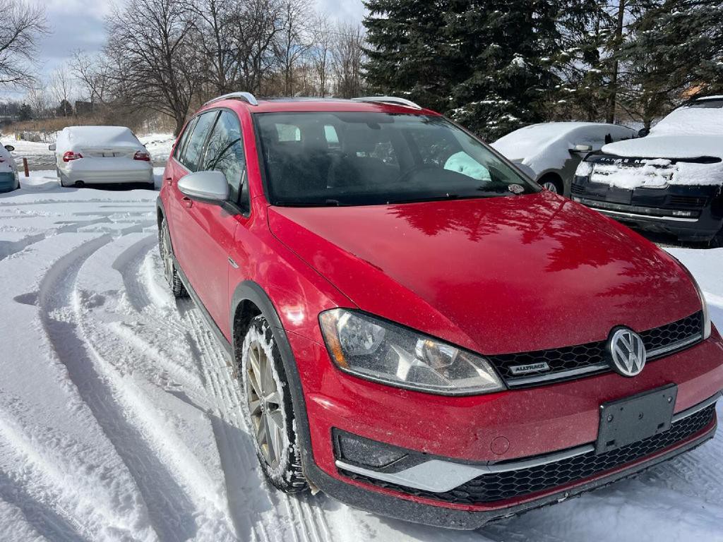 2017 Volkswagen Golf Image 2