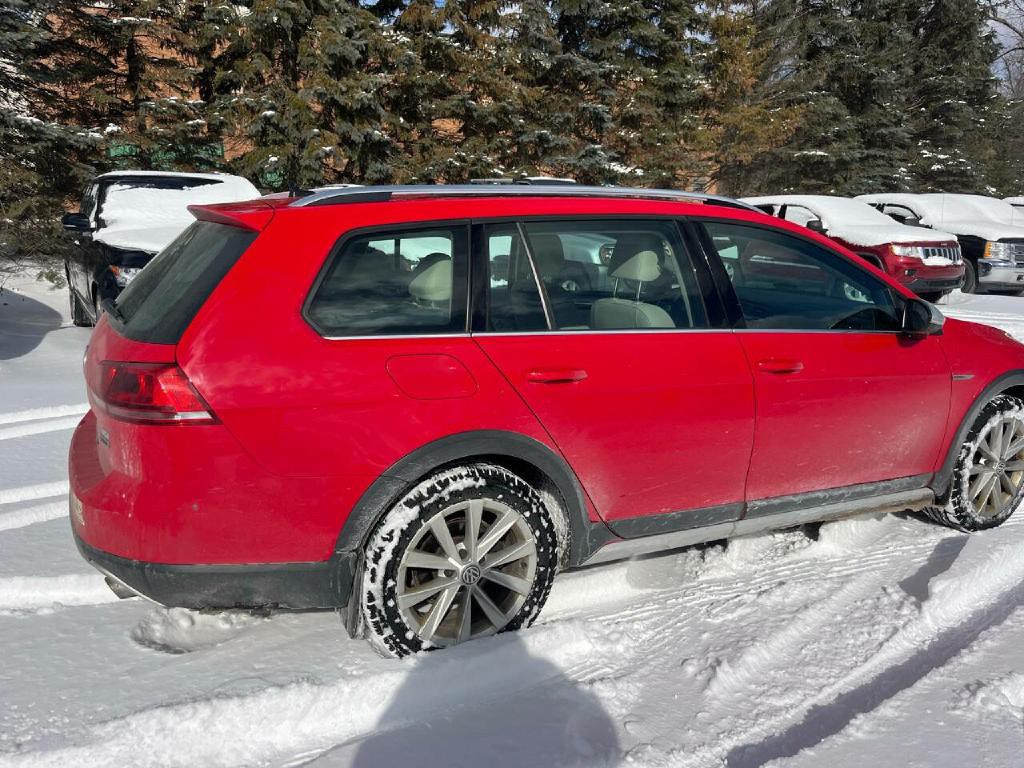 2017 Volkswagen Golf Image 4
