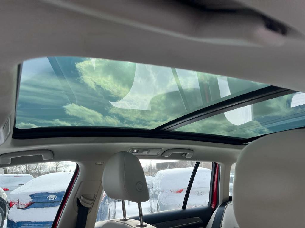 2017 Volkswagen Golf Image 9
