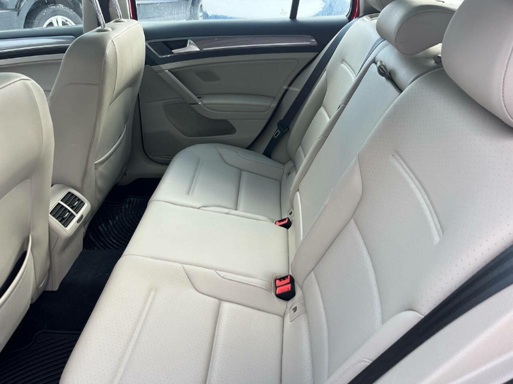 2017 Volkswagen Golf Image 12