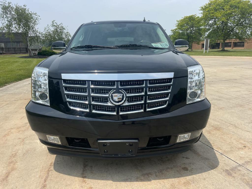 2012 Cadillac Escalade Image 3