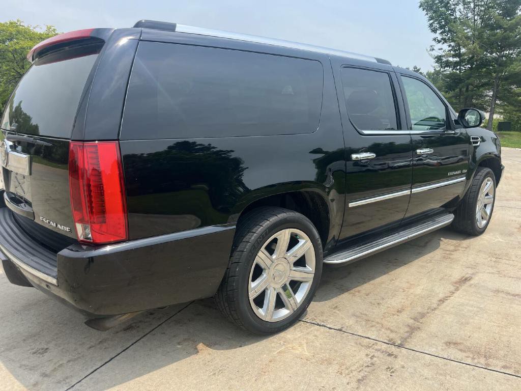 2012 Cadillac Escalade Image 7