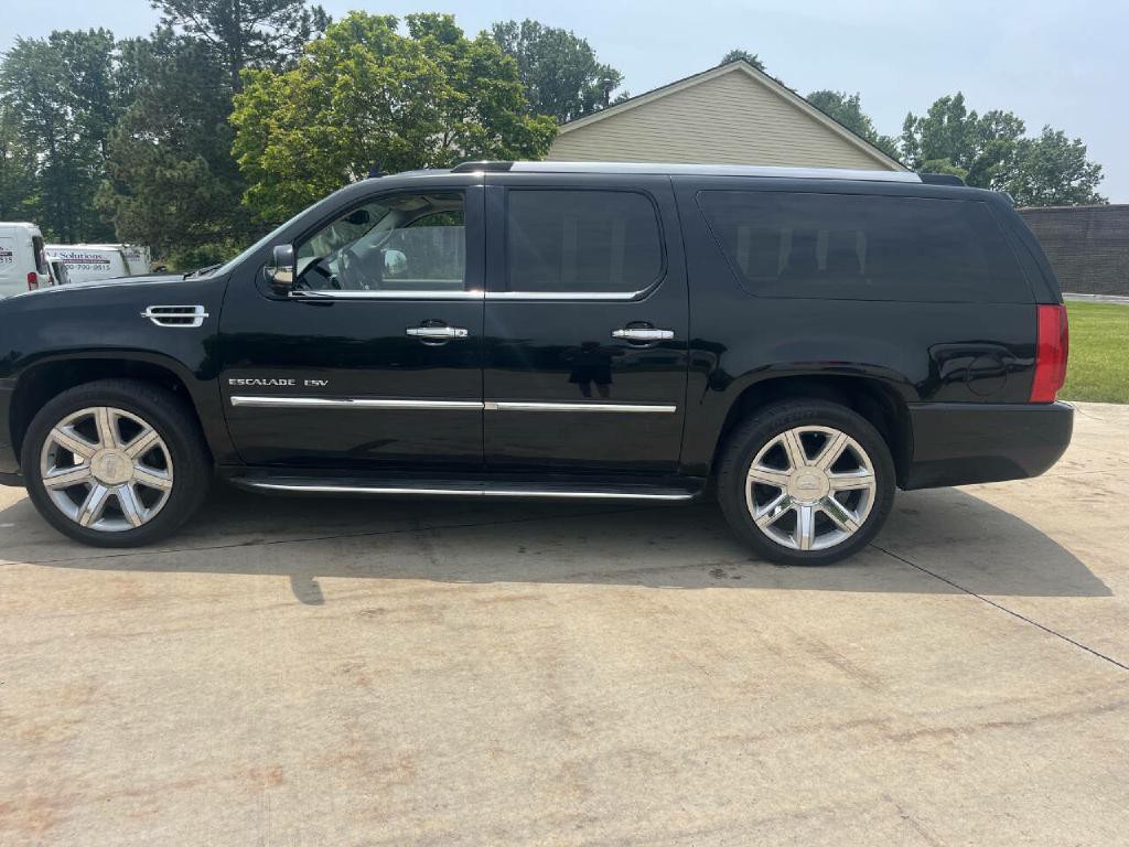 2012 Cadillac Escalade Image 12