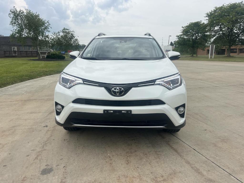 2017 Toyota Rav4 Image 2