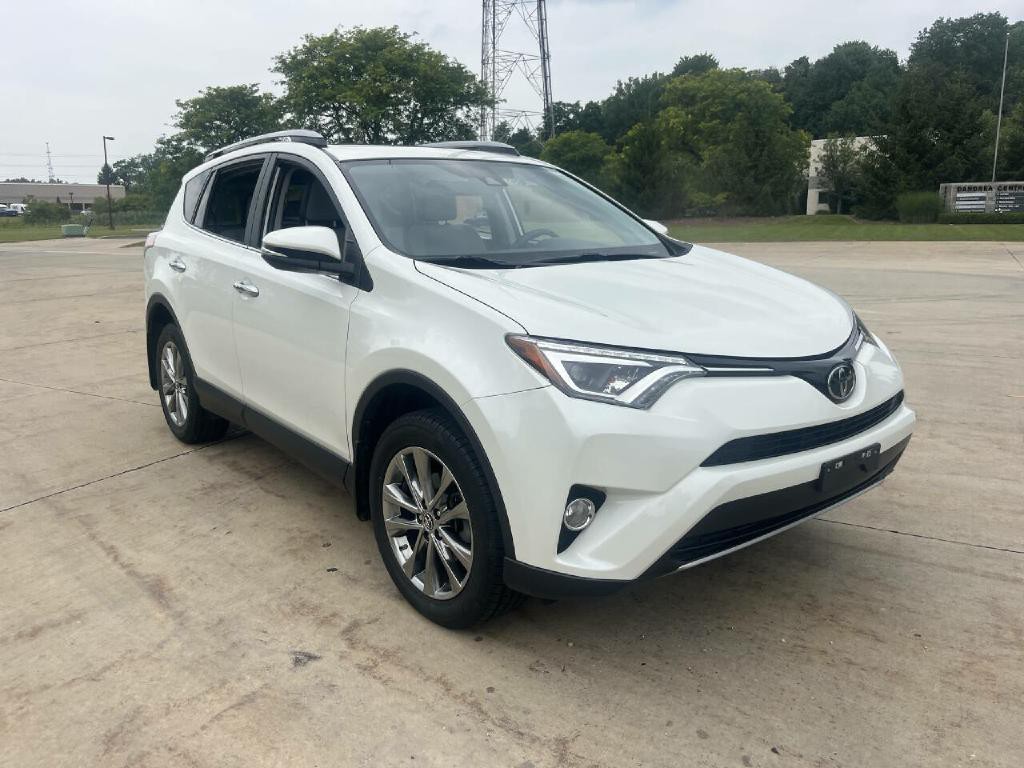 2017 Toyota Rav4 Image 3