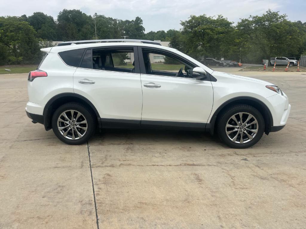 2017 Toyota Rav4 Image 4