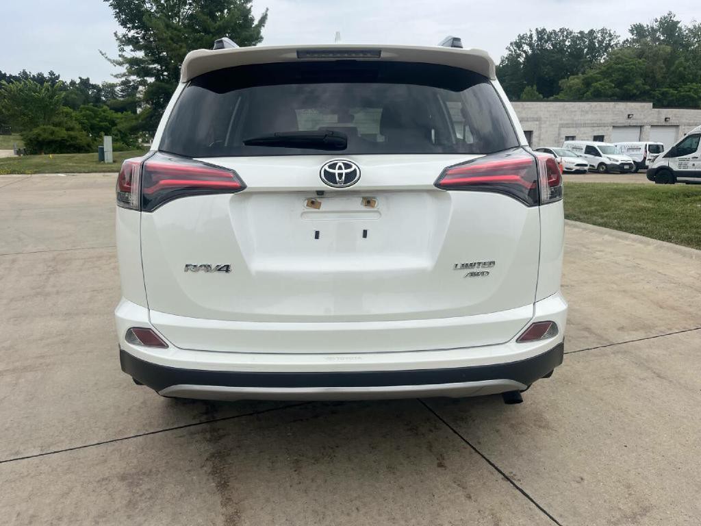 2017 Toyota Rav4 Image 7