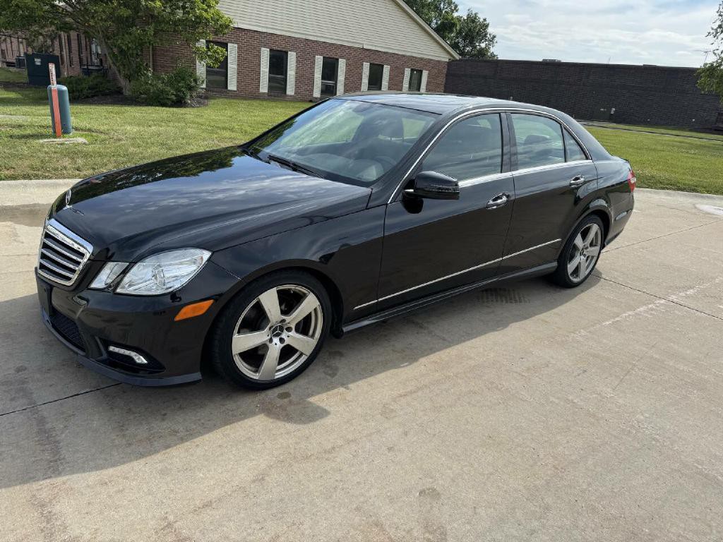 2011 Mercedes-Benz E-Class Image 1