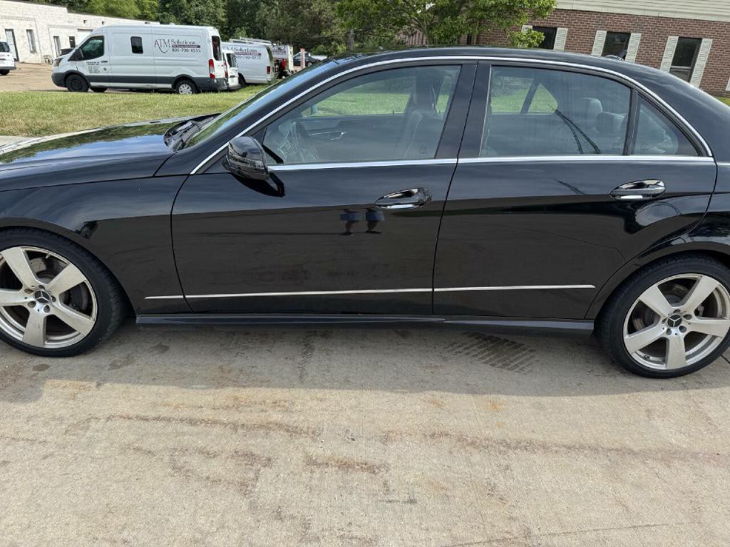 2011 Mercedes-Benz E-Class Image 2