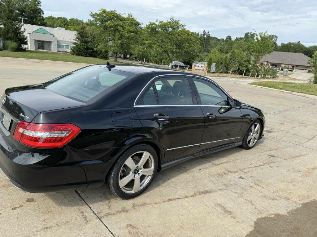 2011 Mercedes-Benz E-Class Image 4