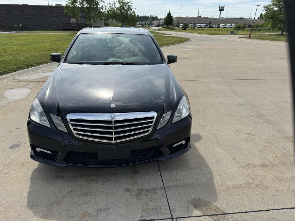 2011 Mercedes-Benz E-Class Image 6