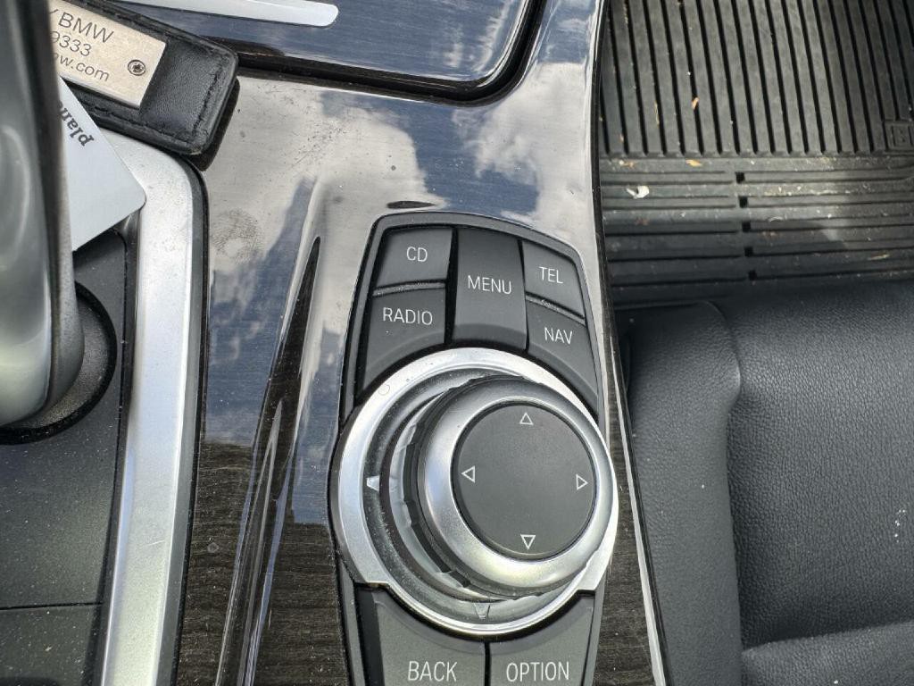 2012 BMW 5 Series Image 19