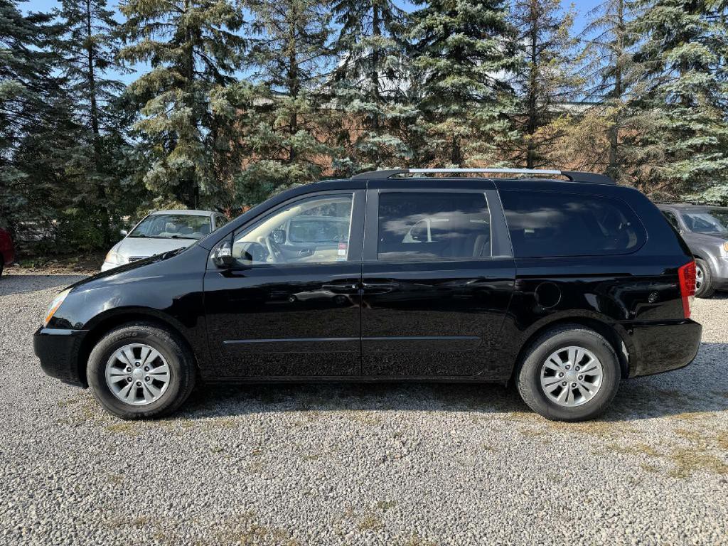 2012 Kia Sedona Image 2