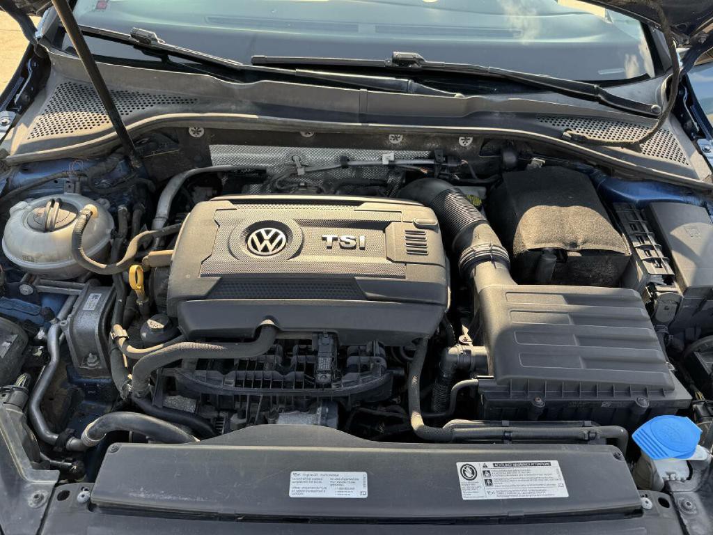 2017 Volkswagen Golf Image 9