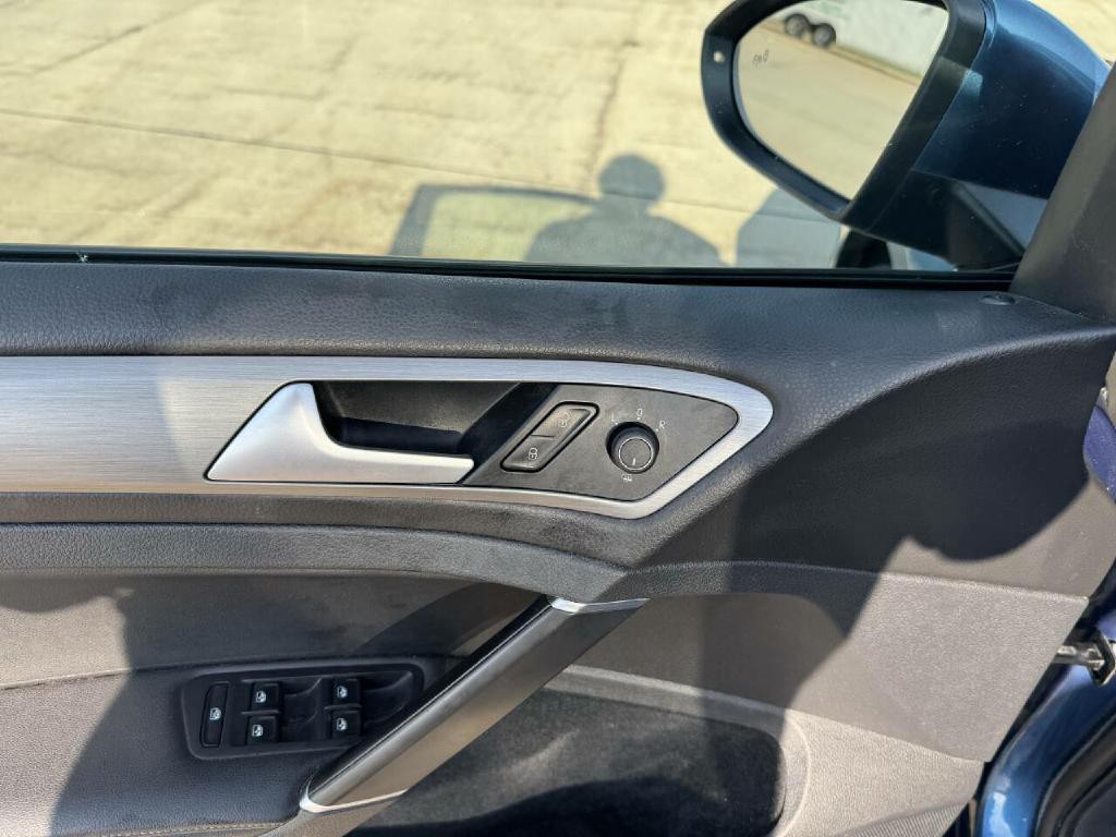 2017 Volkswagen Golf Image 11