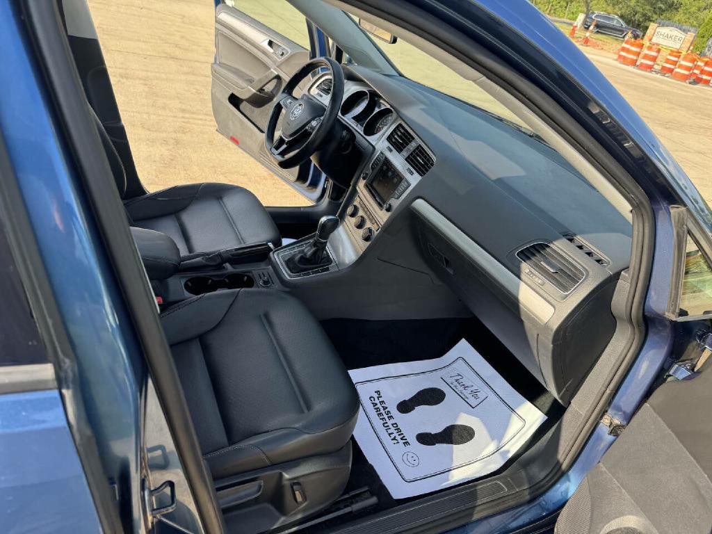 2017 Volkswagen Golf Image 20