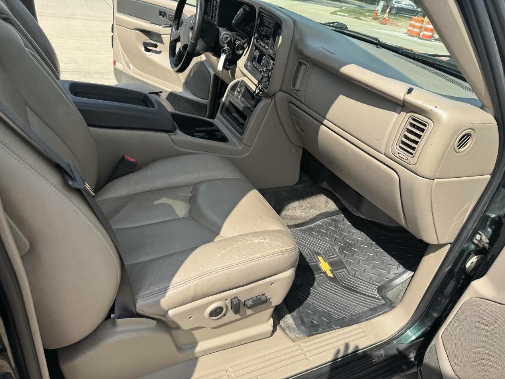 2003 Chevrolet Avalanche Image 6