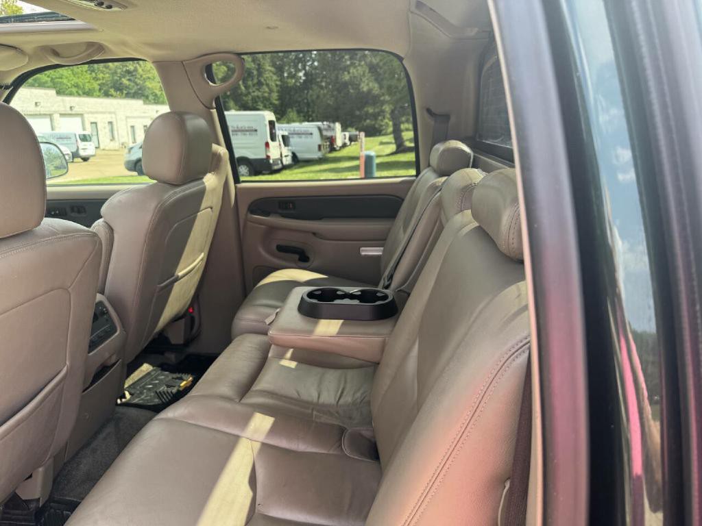 2003 Chevrolet Avalanche Image 10