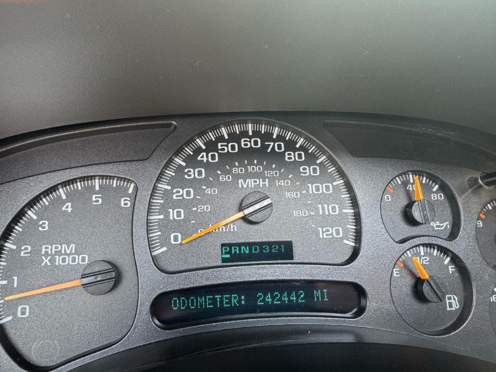 2003 Chevrolet Avalanche Image 17