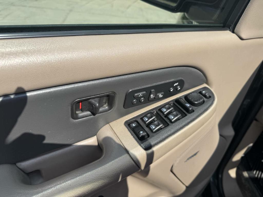 2003 Chevrolet Avalanche Image 20
