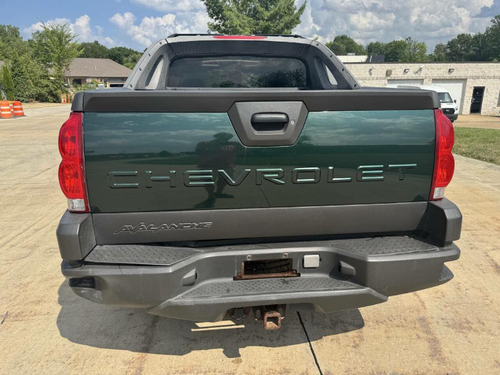 2003 Chevrolet Avalanche Image 26