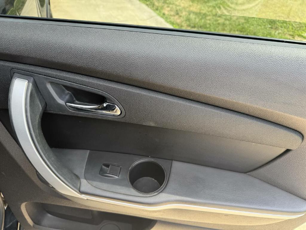 2011 GMC Acadia Image 13