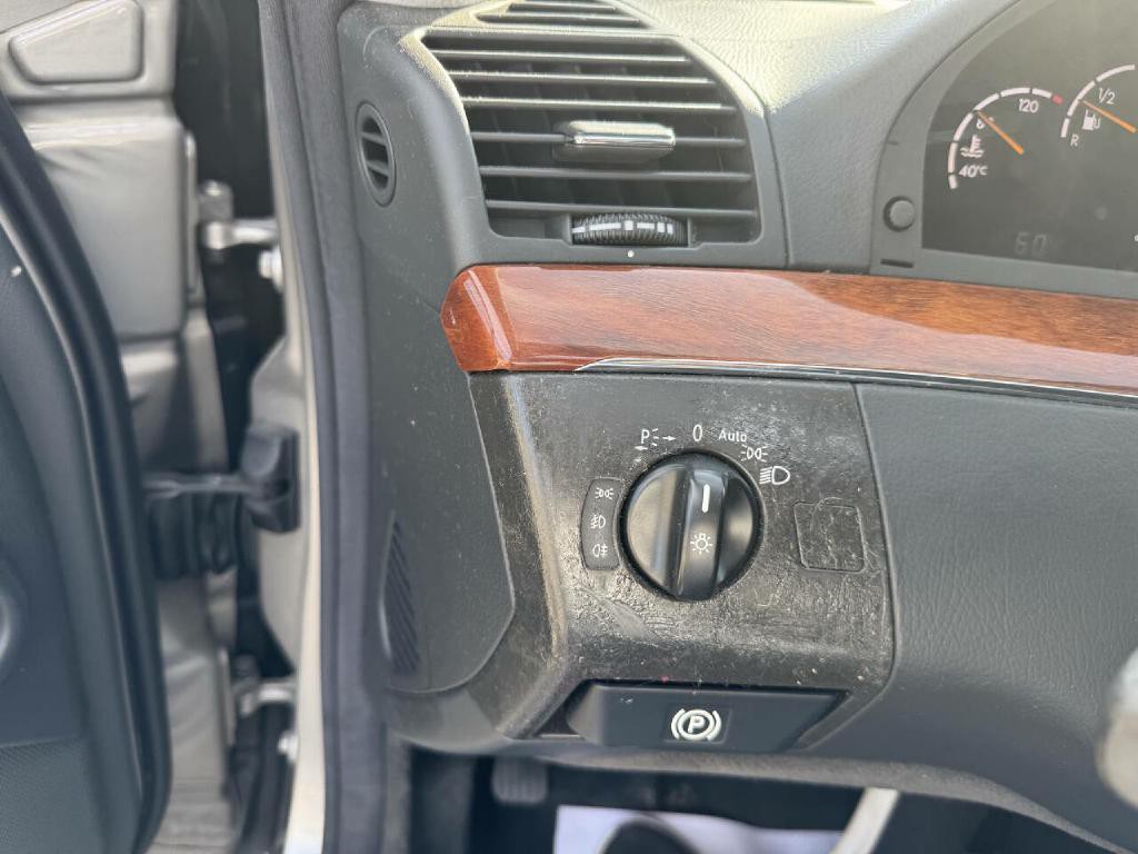 2004 Mercedes-Benz S-Class Image 22