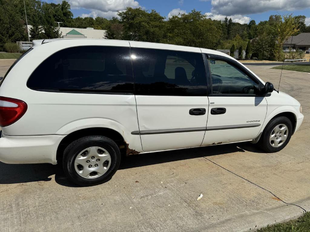 2001 Dodge Grand Caravan Image 3