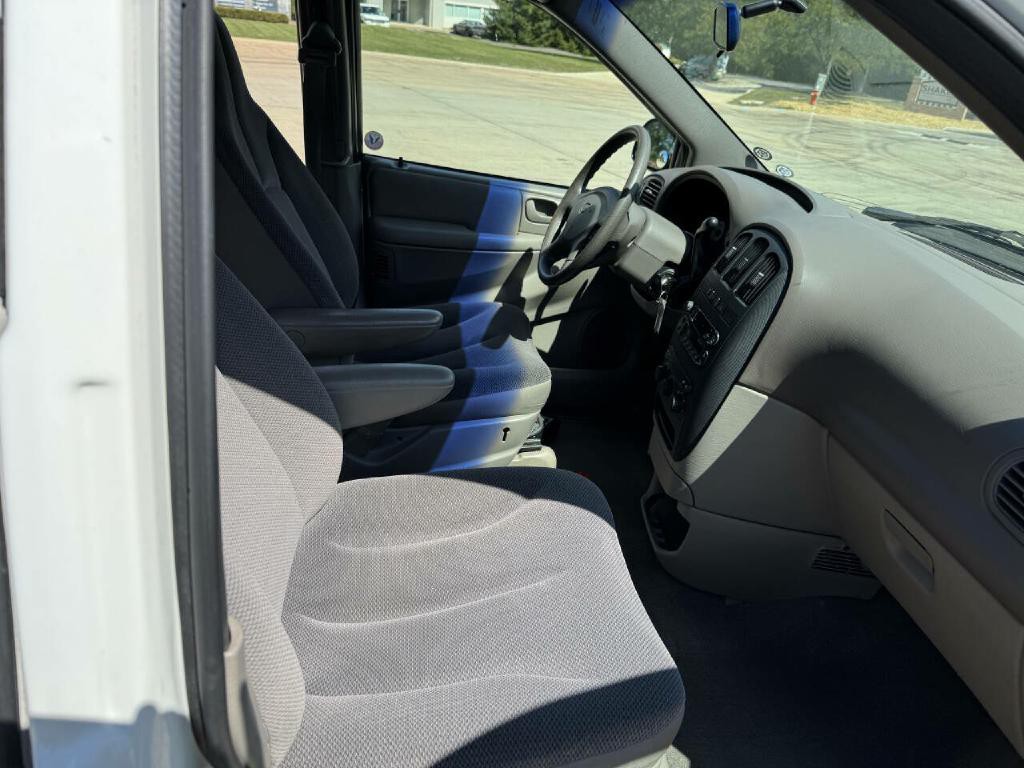 2001 Dodge Grand Caravan Image 7