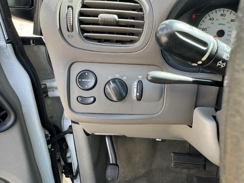 2001 Dodge Grand Caravan Image 15