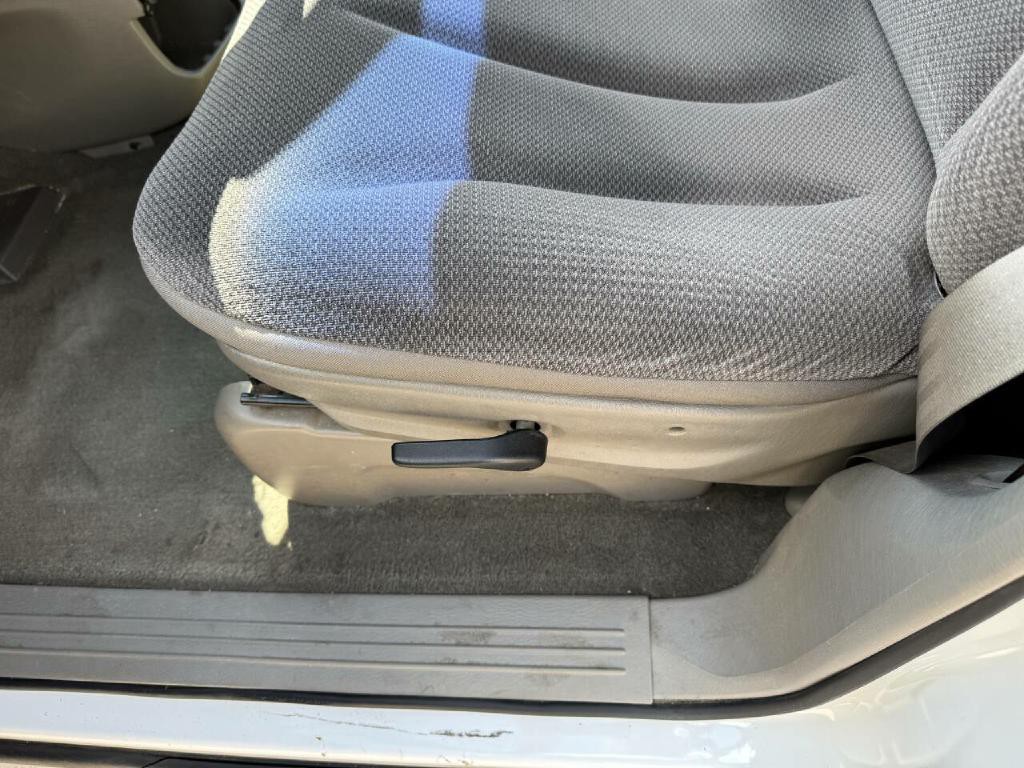 2001 Dodge Grand Caravan Image 18