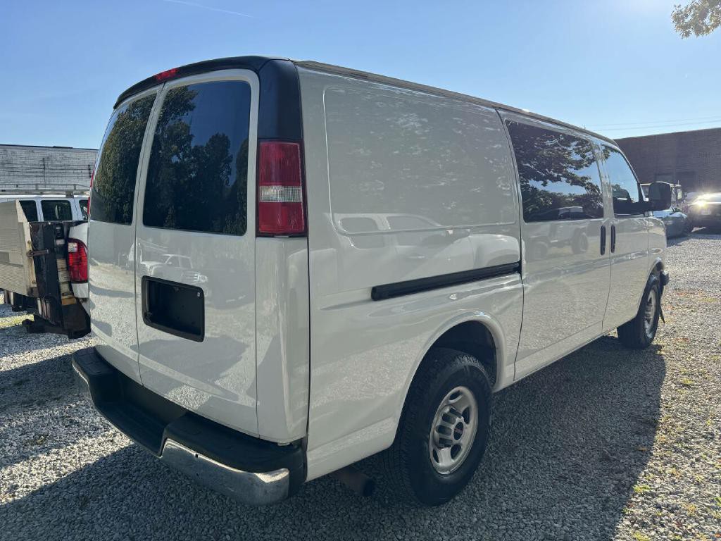 2019 GMC Savana Image 2
