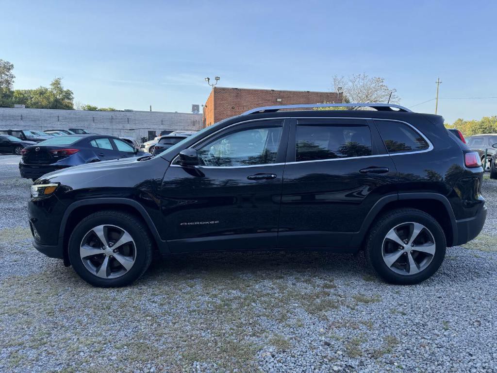 2019 Jeep Cherokee Image 2