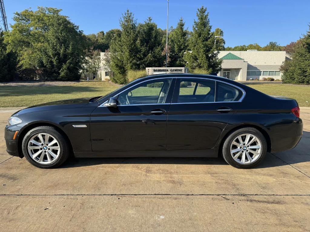 2016 BMW 5 Series Image 2