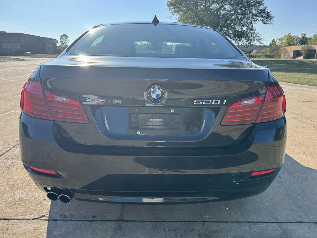 2016 BMW 5 Series Image 8