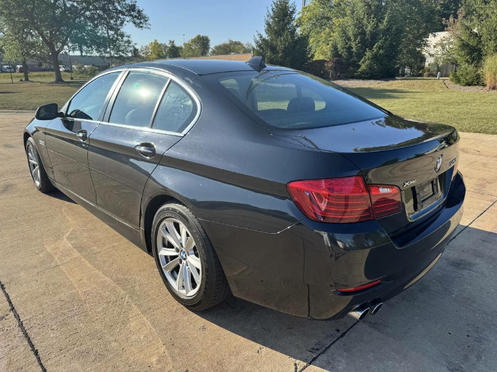 2016 BMW 5 Series Image 9