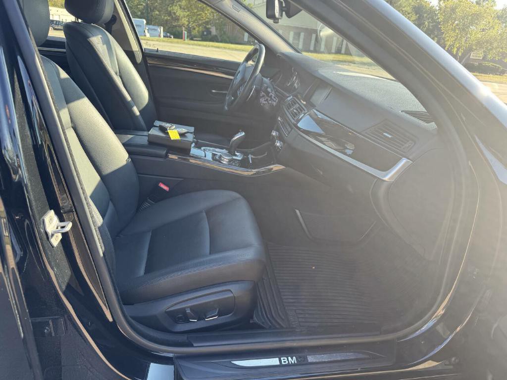 2016 BMW 5 Series Image 15