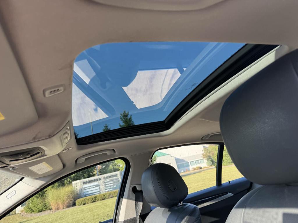 2016 BMW 5 Series Image 16