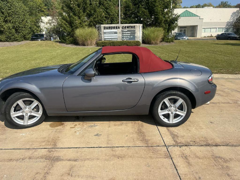 2006 Mazda MX-5 Miata Image 8