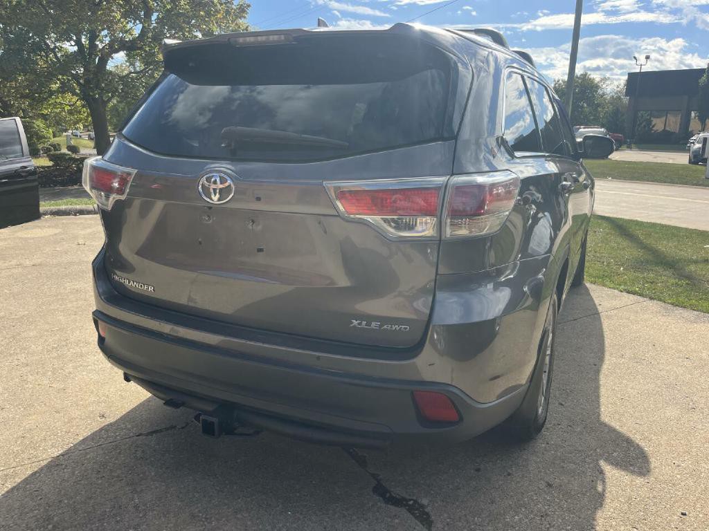 2015 Toyota Highlander Image 5